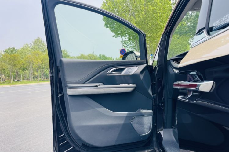 Used Hongqi HQ9 PHEV 2024 2.0T Four-Wheel Drive Business Edition Interior 2