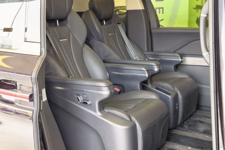 Used Hongqi HQ9 PHEV 2024 2.0T Four-Wheel Drive Business Edition Interior 2