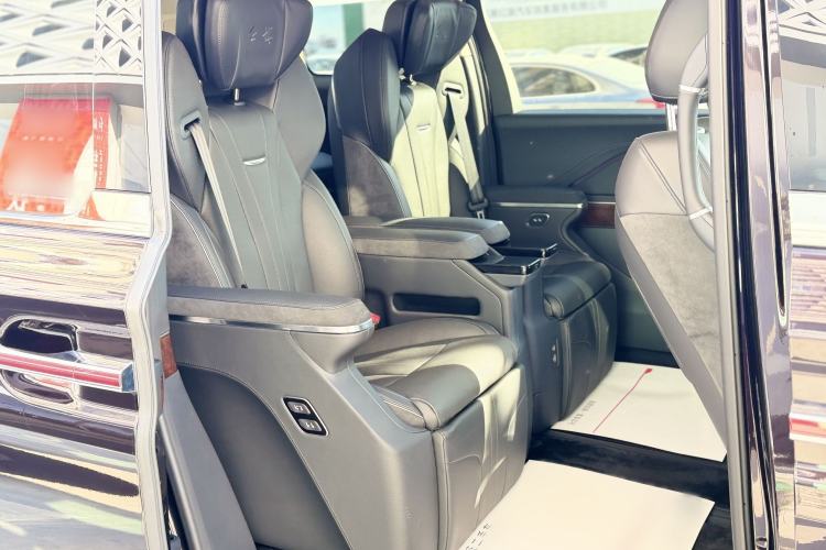 Used Hongqi HQ9 PHEV 2024 2.0T Four-Wheel Drive Luxury Edition Interior 2