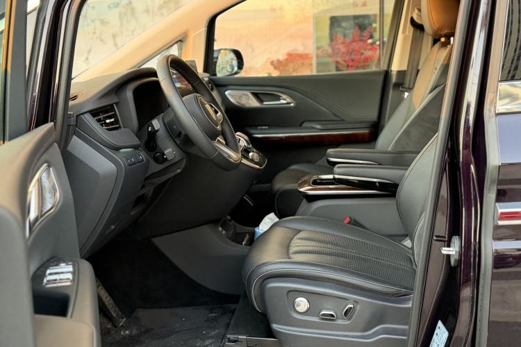 Used Hongqi HQ9 PHEV 2024 2.0T Four-Wheel Drive Luxury Edition Interior 2