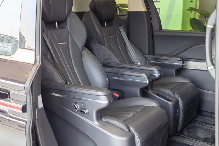 Used Hongqi HQ9 PHEV 2024 2.0T Four-Wheel Drive Business Edition Interior 3