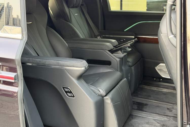 Used Hongqi HQ9 PHEV 2024 2.0T Four-Wheel Drive Luxury Edition Interior 3
