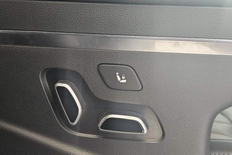 Used Hongqi HQ9 PHEV 2024 2.0T Four-Wheel Drive Business Edition Interior 6