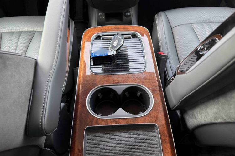 Used Hongqi HQ9 PHEV 2024 2.0T Four-Wheel Drive Luxury Edition Interior 6