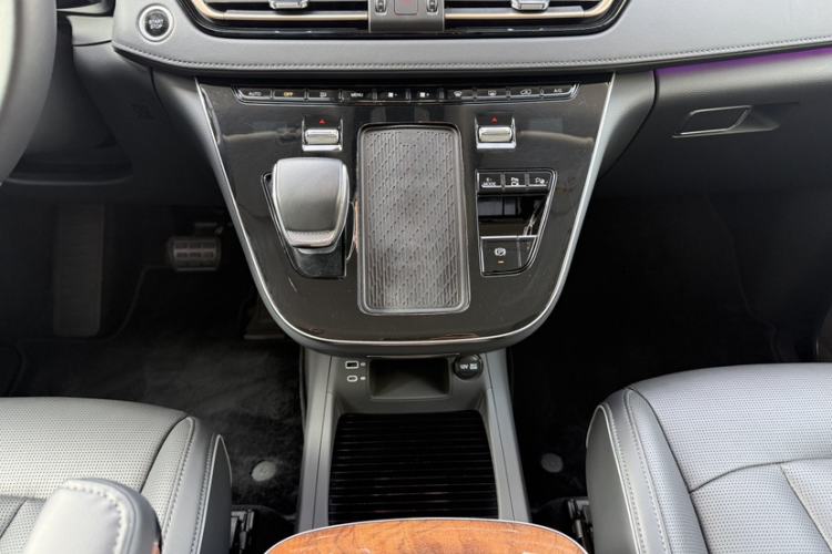 Used Hongqi HQ9 PHEV 2024 2.0T Four-Wheel Drive Luxury Edition Interior 7