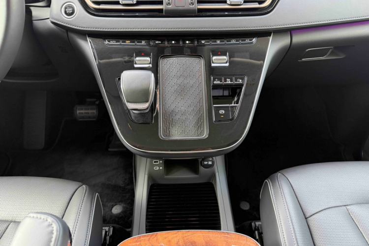 Used Hongqi HQ9 PHEV 2024 2.0T Four-Wheel Drive Luxury Edition Interior 7