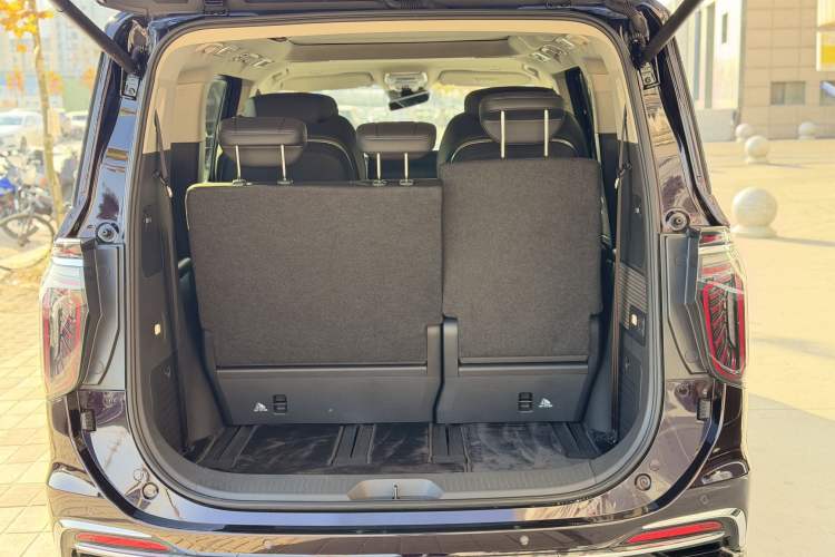 Used Hongqi HQ9 PHEV 2024 2.0T Four-Wheel Drive Luxury Edition Interior 7