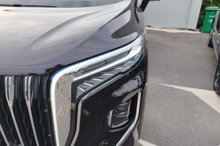 Used Hongqi HQ9 PHEV 2024 2.0T Four-Wheel Drive Luxury Edition Left Front Headlight