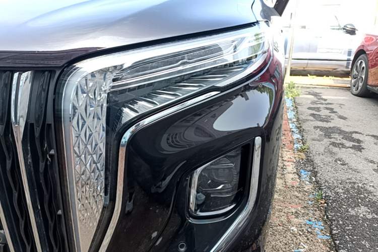 Used Hongqi HQ9 PHEV 2024 2.0T Four-Wheel Drive Luxury Edition Left Front Headlight