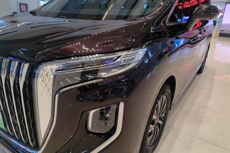 Used Hongqi HQ9 PHEV 2024 2.0T Four-Wheel Drive Luxury Edition Left Front Headlight