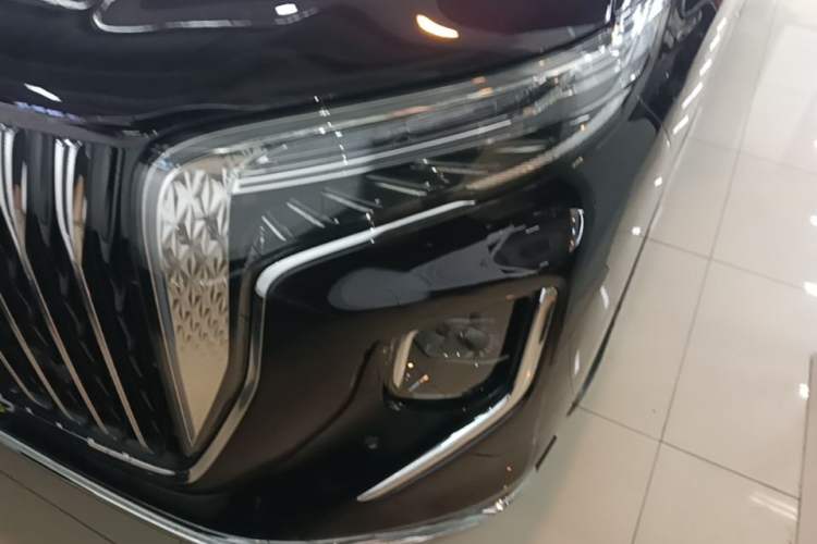 Used Hongqi HQ9 PHEV 2024 2.0T Four-Wheel Drive Luxury Edition Left Front Headlight