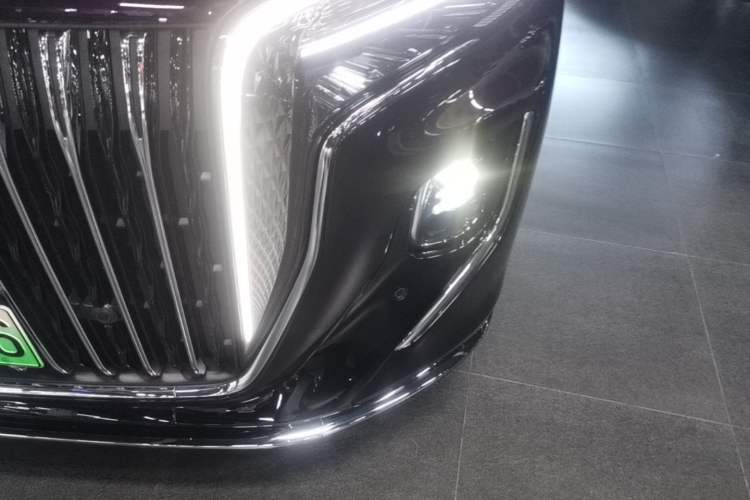 Used Hongqi HQ9 PHEV 2024 2.0T Four-Wheel Drive Luxury Edition Left Front Headlight