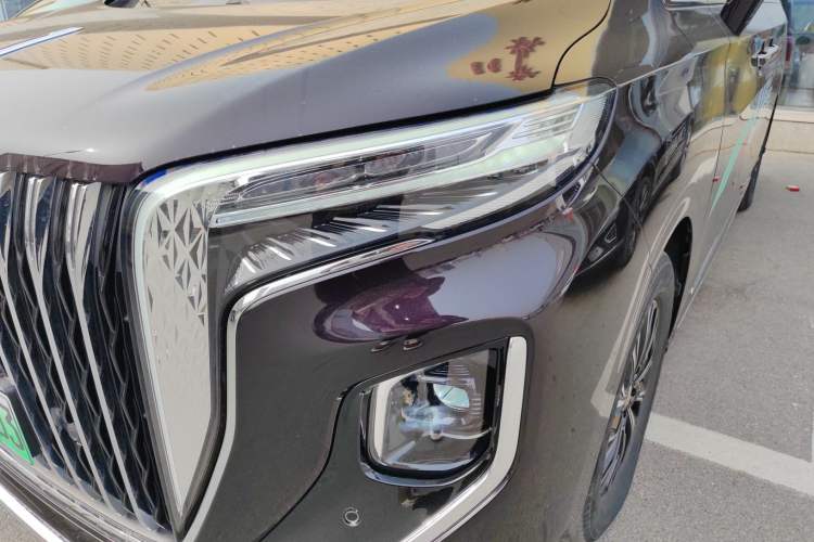 Used Hongqi HQ9 PHEV 2024 2.0T Four-Wheel Drive Luxury Edition Left Front Headlight