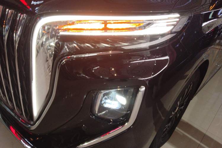 Used Hongqi HQ9 PHEV 2024 2.0T Four-Wheel Drive Luxury Edition Left Front Headlight