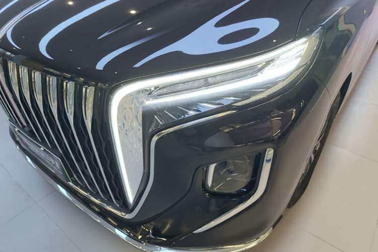 Used Hongqi HQ9 PHEV 2024 2.0T Four-Wheel Drive Luxury Edition Left Front Headlight