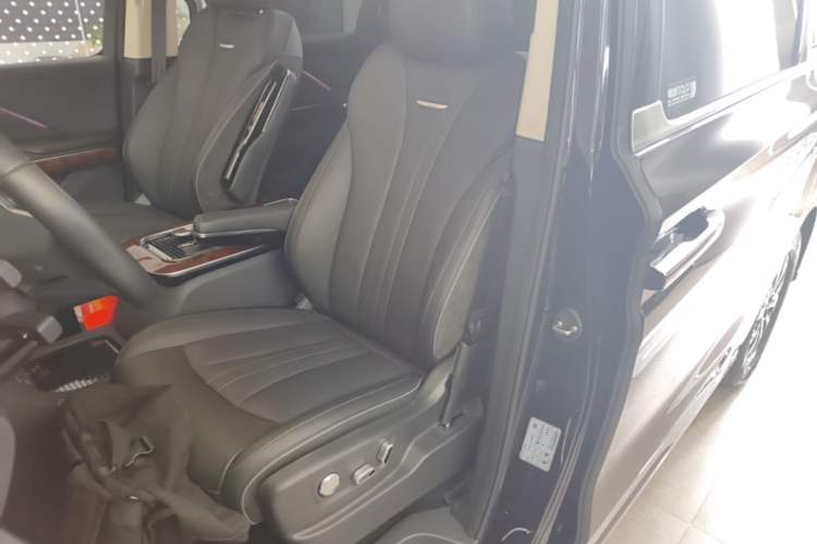 Used Hongqi HQ9 PHEV 2024 2.0T Four-Wheel Drive Luxury Edition Left Front Seat
