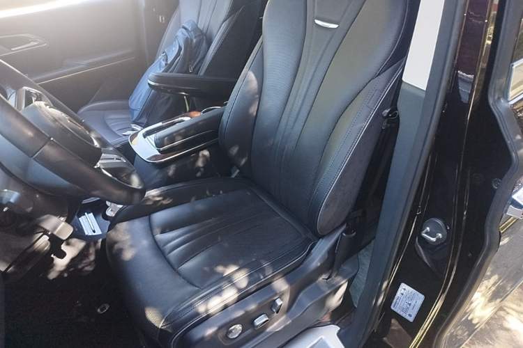 Used Hongqi HQ9 PHEV 2024 2.0T Four-Wheel Drive Luxury Edition Left Front Seat
