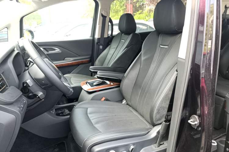 Used Hongqi HQ9 PHEV 2024 2.0T Four-Wheel Drive Luxury Edition Left Front Seat
