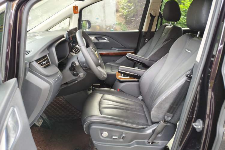 Used Hongqi HQ9 PHEV 2024 2.0T Four-Wheel Drive Luxury Edition Left Front Seat