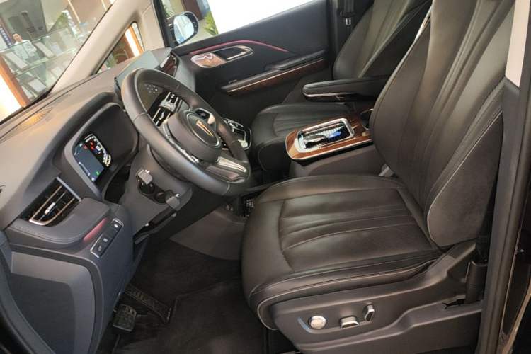 Used Hongqi HQ9 PHEV 2024 2.0T Four-Wheel Drive Luxury Edition Left Front Seat