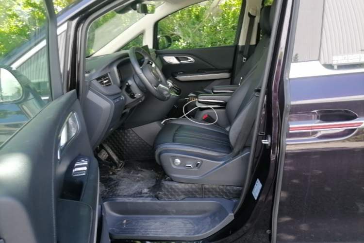Used Hongqi HQ9 PHEV 2024 2.0T Four-Wheel Drive Business Edition Left Front Seat