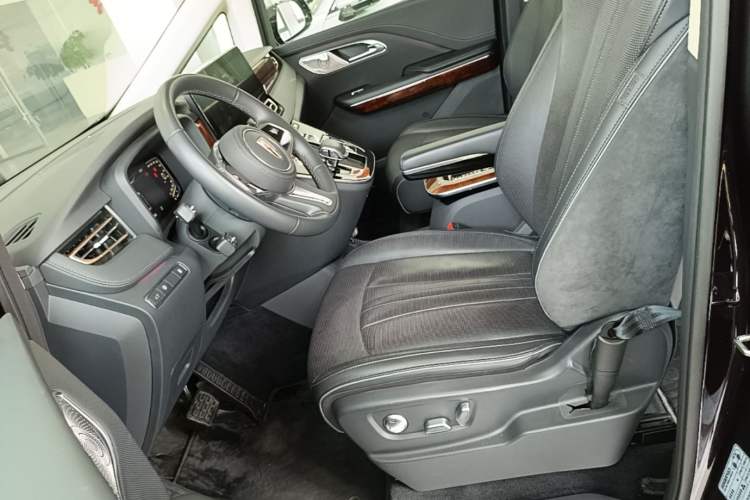 Used Hongqi HQ9 PHEV 2024 2.0T Four-Wheel Drive Luxury Edition Left Front Seat