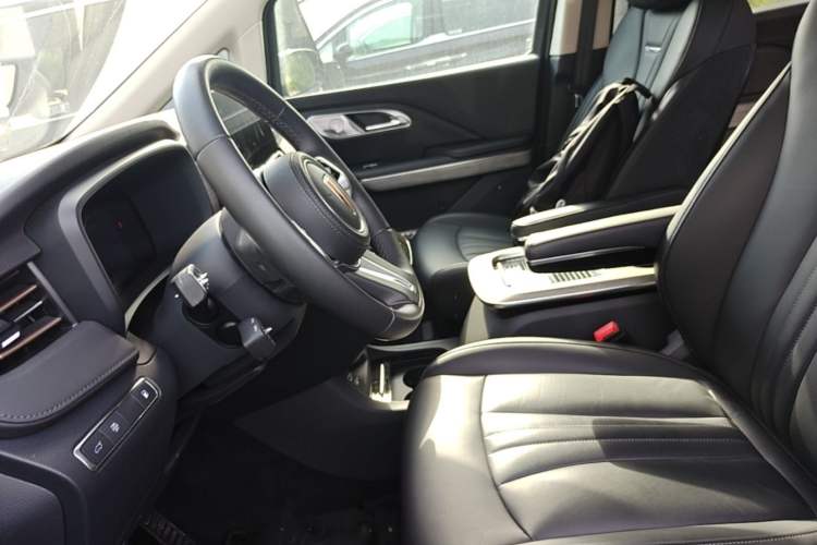 Used Hongqi HQ9 PHEV 2024 2.0T Four-Wheel Drive Business Edition Left Front Seat
