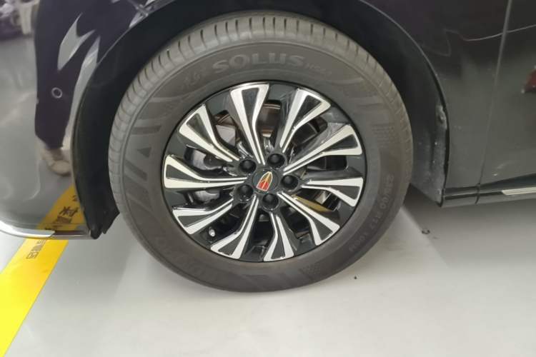 Used Hongqi HQ9 PHEV 2024 2.0T Four-Wheel Drive Luxury Edition Left Front Wheel Hub
