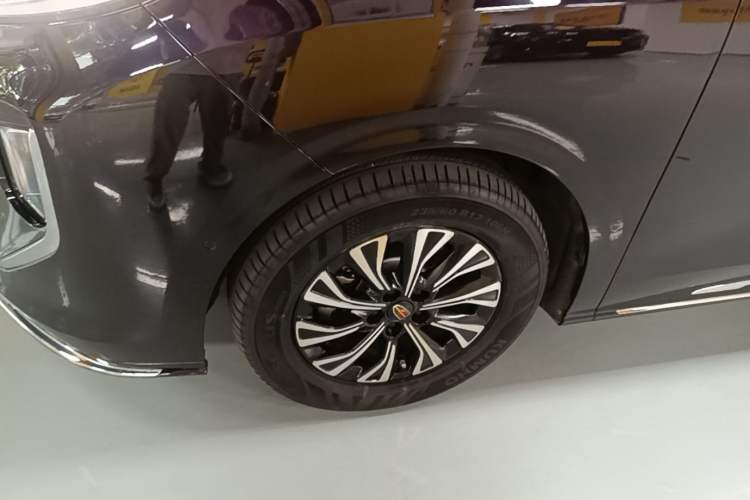 Used Hongqi HQ9 PHEV 2024 2.0T Four-Wheel Drive Luxury Edition Left Front Wheel Hub