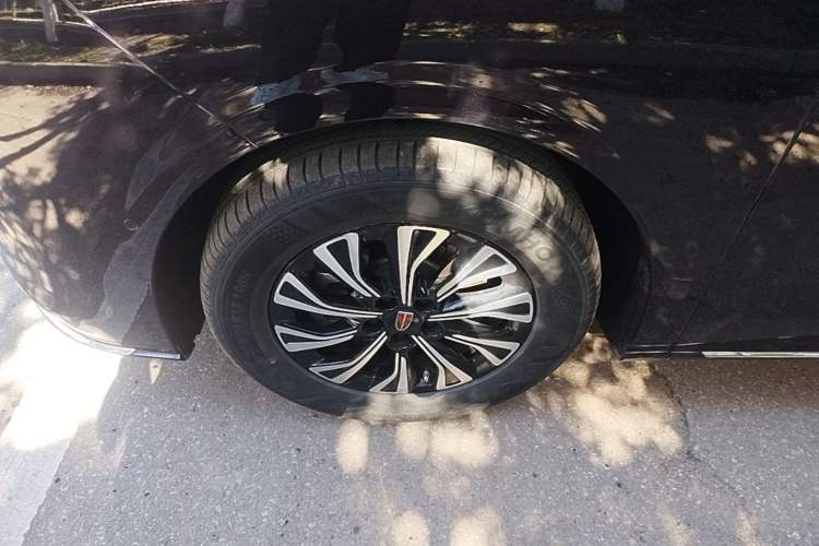 Used Hongqi HQ9 PHEV 2024 2.0T Four-Wheel Drive Luxury Edition Left Front Wheel Hub