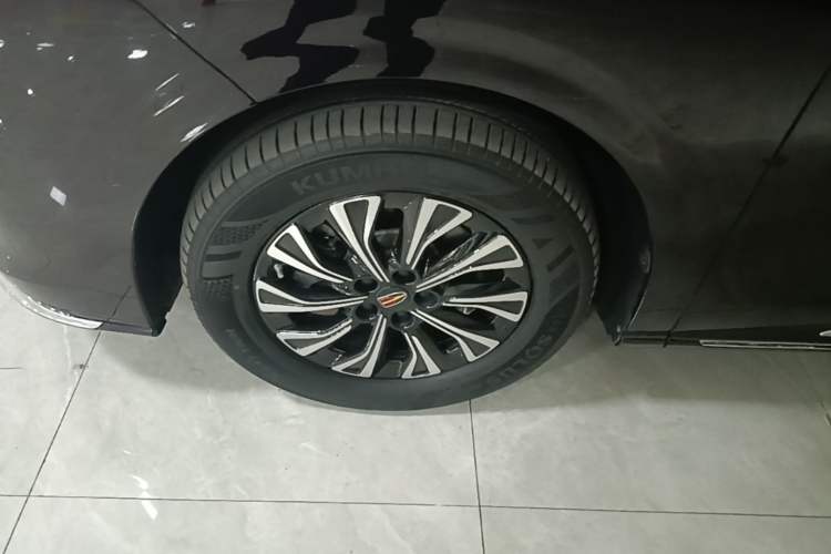 Used Hongqi HQ9 PHEV 2024 2.0T Four-Wheel Drive Luxury Edition Left Front Wheel Hub