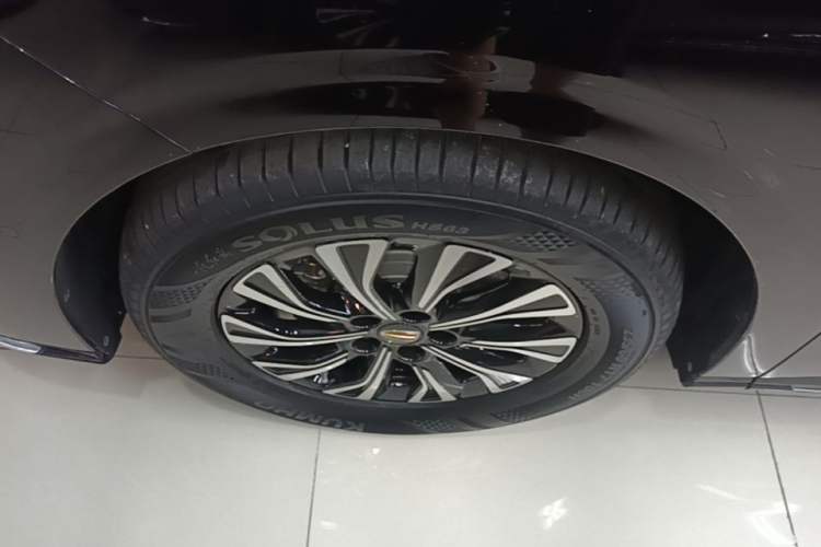 Used Hongqi HQ9 PHEV 2024 2.0T Four-Wheel Drive Luxury Edition Left Front Wheel Hub