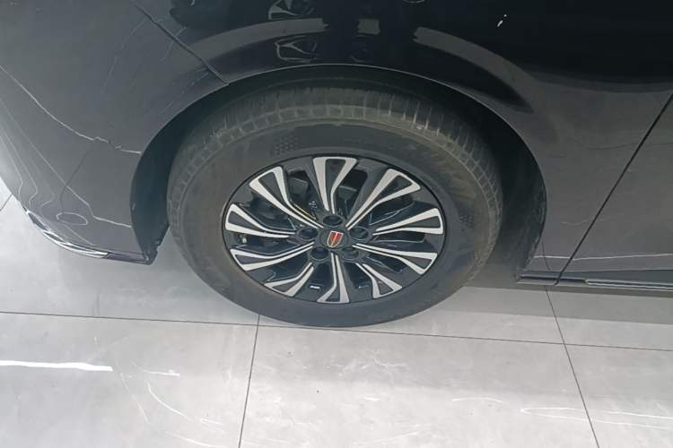 Used Hongqi HQ9 PHEV 2024 2.0T Four-Wheel Drive Luxury Edition Left Front Wheel Hub
