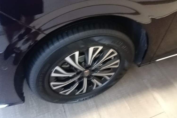 Used Hongqi HQ9 PHEV 2024 2.0T Four-Wheel Drive Luxury Edition Left Front Wheel Hub