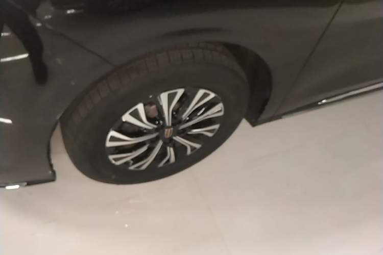 Used Hongqi HQ9 PHEV 2024 2.0T Four-Wheel Drive Flagship Edition Left Front Wheel Hub
