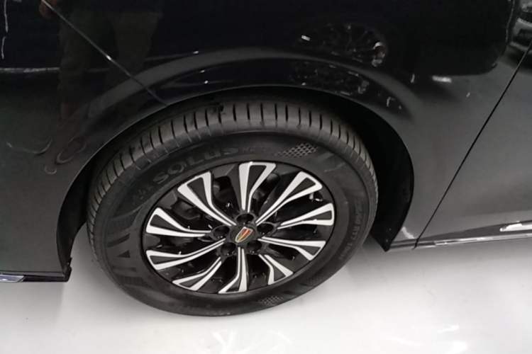 Used Hongqi HQ9 PHEV 2024 2.0T Four-Wheel Drive Luxury Edition Left Front Wheel Hub