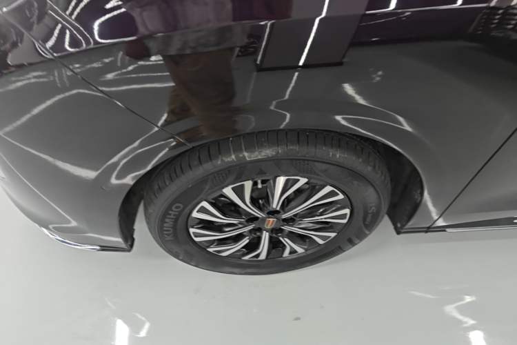 Used Hongqi HQ9 PHEV 2024 2.0T Four-Wheel Drive Luxury Edition Left Front Wheel Hub