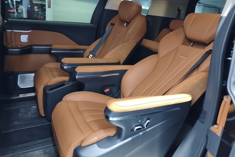 Used Hongqi HQ9 PHEV 2024 2.0T Four-Wheel Drive Business Edition Left Rear Seat