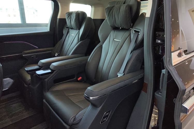 Used Hongqi HQ9 PHEV 2024 2.0T Four-Wheel Drive Luxury Edition Left Rear Seat