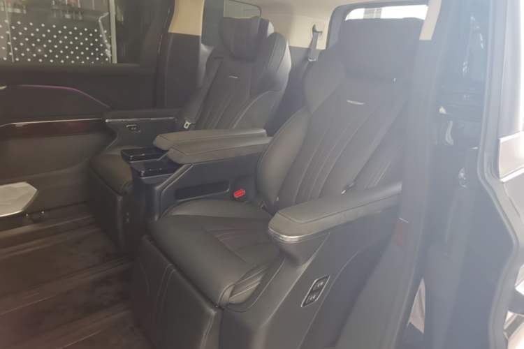 Used Hongqi HQ9 PHEV 2024 2.0T Four-Wheel Drive Luxury Edition Left Rear Seat