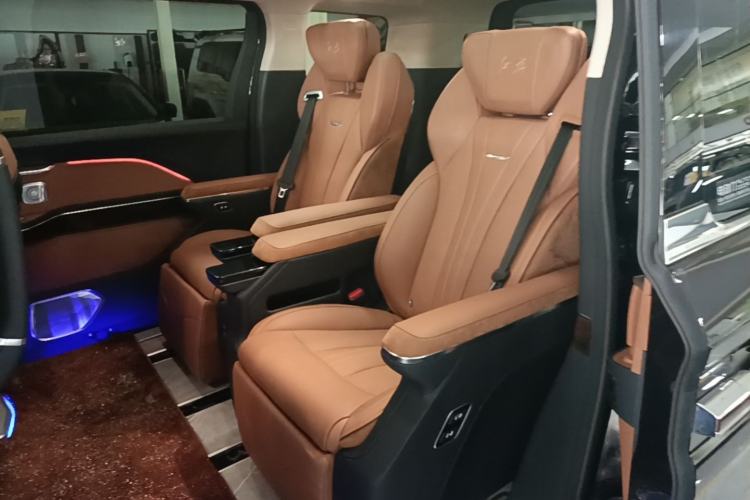 Used Hongqi HQ9 PHEV 2024 2.0T Four-Wheel Drive Luxury Edition Left Rear Seat
