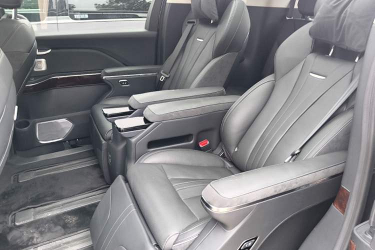 Used Hongqi HQ9 PHEV 2024 2.0T Four-Wheel Drive Luxury Edition Left Rear Seat