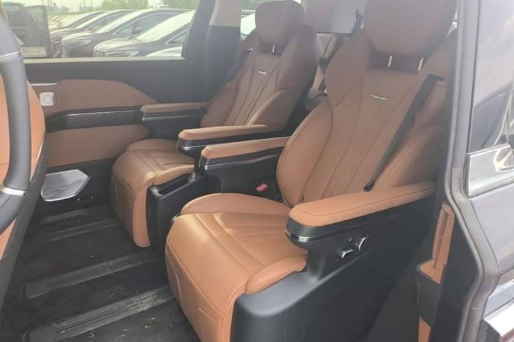 Used Hongqi HQ9 PHEV 2024 2.0T Four-Wheel Drive Business Edition Left Rear Seat
