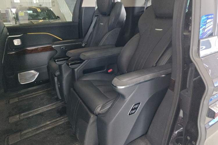 Used Hongqi HQ9 PHEV 2024 2.0T Four-Wheel Drive Luxury Edition Left Rear Seat