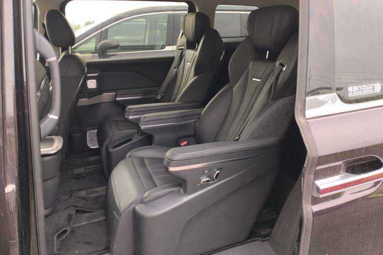 Used Hongqi HQ9 PHEV 2024 2.0T Four-Wheel Drive Business Edition Left Rear Seat