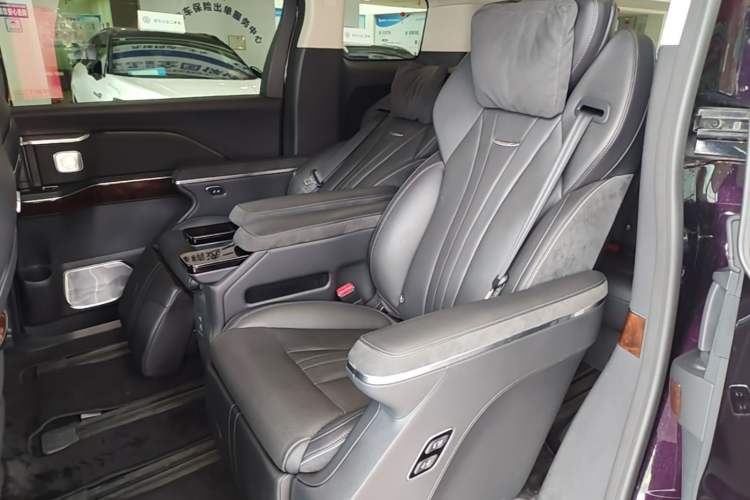 Used Hongqi HQ9 PHEV 2024 2.0T Four-Wheel Drive Luxury Edition Left Rear Seat