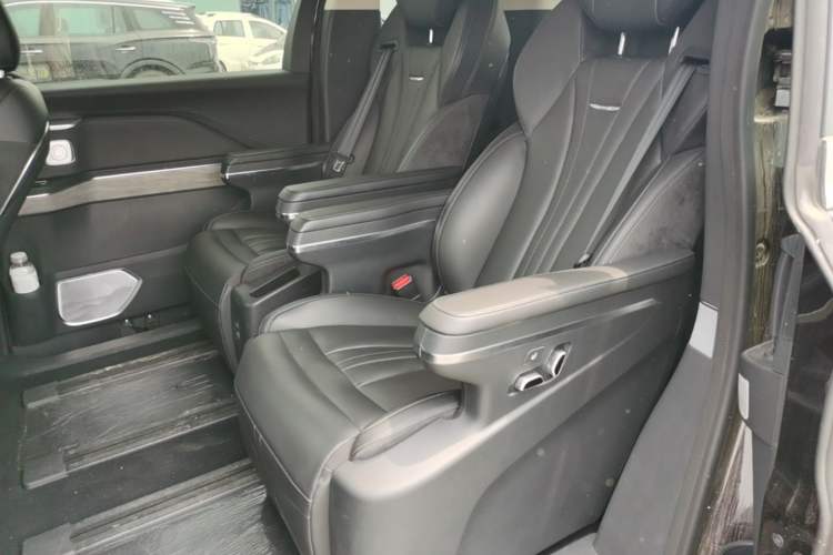 Used Hongqi HQ9 PHEV 2024 2.0T Four-Wheel Drive Business Edition Left Rear Seat