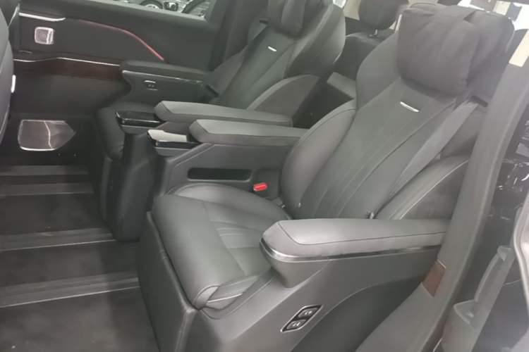 Used Hongqi HQ9 PHEV 2024 2.0T Four-Wheel Drive Luxury Edition Left Rear Seat