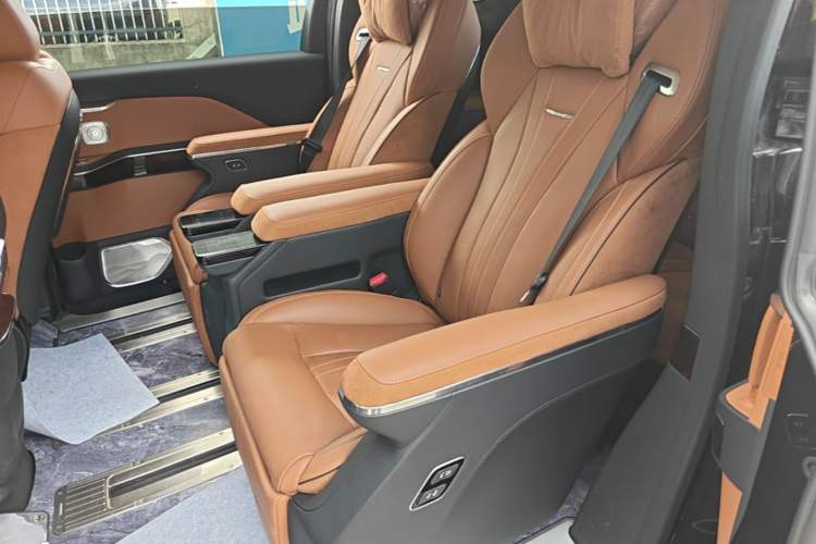 Used Hongqi HQ9 PHEV 2024 2.0T Four-Wheel Drive Luxury Edition Left Rear Seat