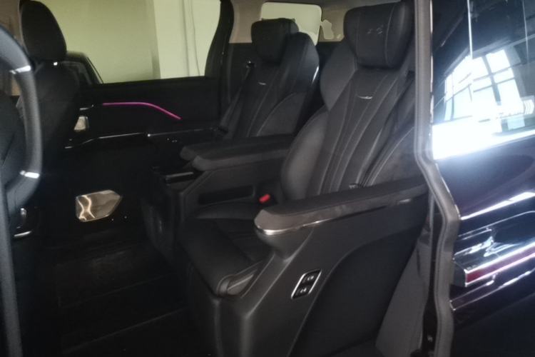 Used Hongqi HQ9 PHEV 2024 2.0T Four-Wheel Drive Luxury Edition Left Rear Seat
